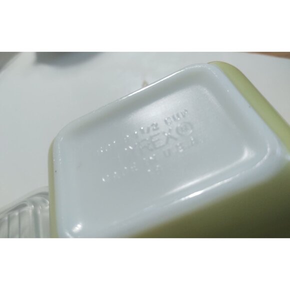 Collectible Pyrex Lidded Yellow Refrigerator Dish 501 1 1/2 cup - Picture 9 of 12